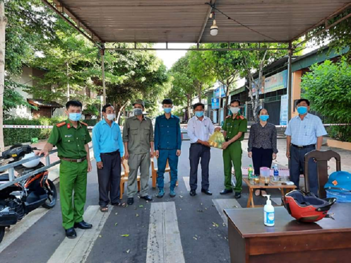 Cán bộ mặt trận gương mẫu, tận tình, trách nhiệm